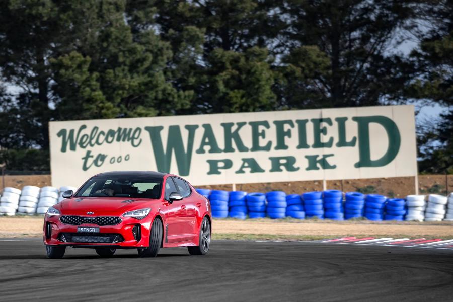  Kia Stinger GT (CK) 2017 года  (AU) (фото 10 из 20)